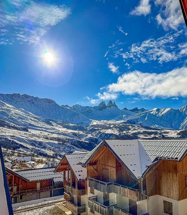 4 Villages Vacances dans les Alpes Françaises pour un Séjour Montagne Réussi